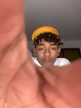 Snapshot of Boy_cock18 chatting on February 2025 06:18:01 AM Boy cock18 online show from February 2025 06:18:01 AM