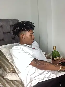 Snapshot of Boy_cock18 chatting on March 2025 12:37:01 AM Boy cock18 online show from March 2025 12:37:01 AM