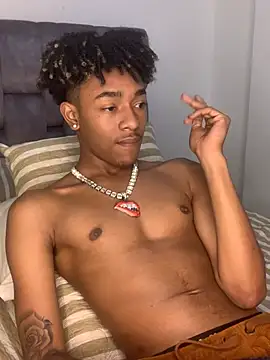 Snapshot of Boy_cock18 chatting on March 2025 06:33:02 AM Boy cock18 online show from March 2025 06:33:02 AM