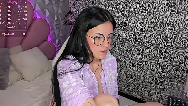 Snapshot of morgan_reds chatting on January 2025 05:44:02 AM morgan reds online show from January 2025 05:44:02 AM