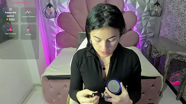 Snapshot of morgan_reds chatting on January 2025 03:07:01 AM morgan reds online show from January 2025 03:07:01 AM