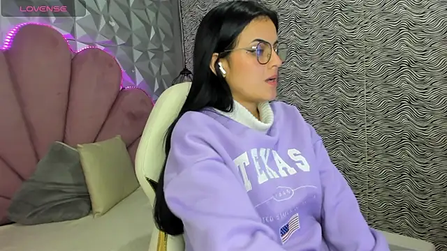 Snapshot of morgan_reds chatting on February 2025 09:30:02 AM morgan reds online show from February 2025 09:30:02 AM