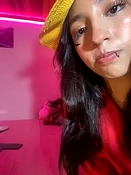 Snapshot of lauuraww chatting on October 2025 02:00:01 AM lauuraww online show from October 2025 02:00:01 AM