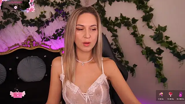 Snapshot of LovelyMollyy chatting on October 2025 09:26:02 PM LovelyMollyy online show from October 2025 09:26:02 PM