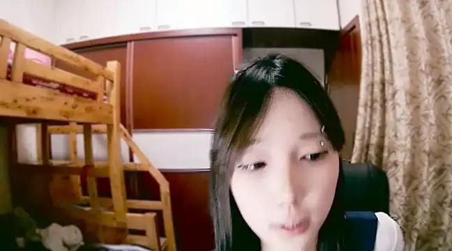 Snapshot of lulu-2002 chatting on December 2024 05:18:02 PM lulu-2002 online show from December 2024 05:18:02 PM