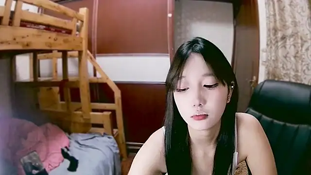 Snapshot of lulu-2002 chatting on December 2024 04:14:02 PM lulu-2002 online show from December 2024 04:14:02 PM