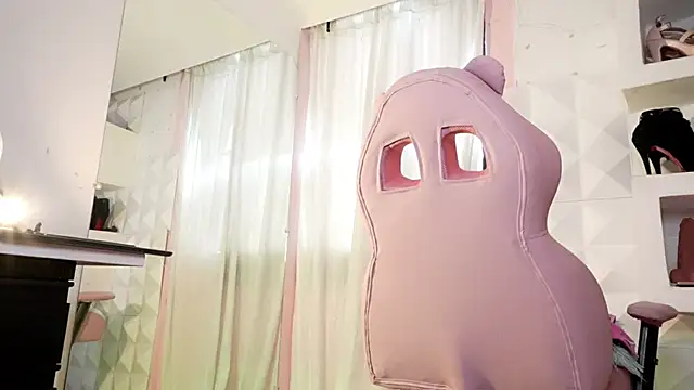 Mara-Bella online show from February 2026 04:47:02 PM