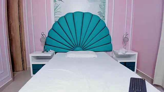 Snapshot of Daphne_Fox_ chatting on January 2025 02:30:01 PM Daphne Fox online show from January 2025 02:30:01 PM