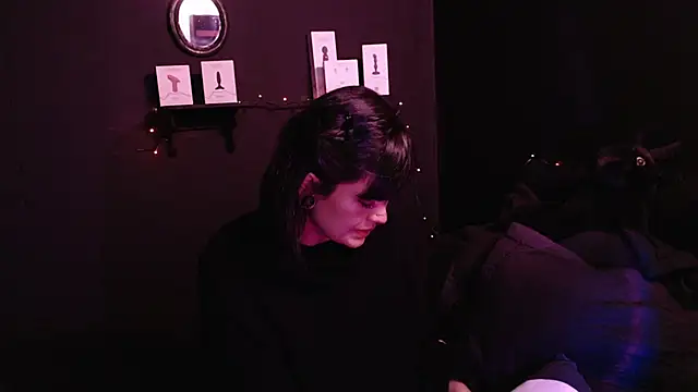 Snapshot of rousstattoo chatting on September 2025 11:31:02 PM rousstattoo online show from September 2025 11:31:02 PM