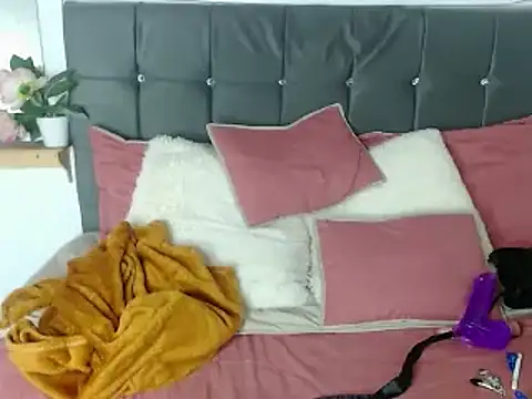 Snapshot of nikkystorm1_ chatting on March 2025 08:06:02 PM nikkystorm1 online show from March 2025 08:06:02 PM