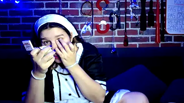 Snapshot of Heleneecesmecs2 chatting on November 2025 09:37:01 PM Heleneecesmecs2 online show from November 2025 09:37:01 PM