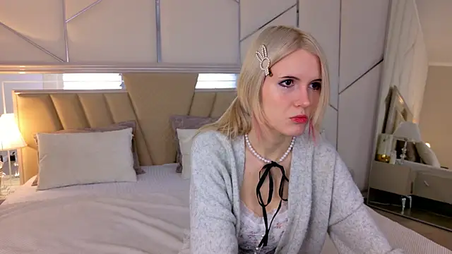 Snapshot of NellieLoyns chatting on March 2025 05:11:02 PM NellieLoyns online show from March 2025 05:11:02 PM