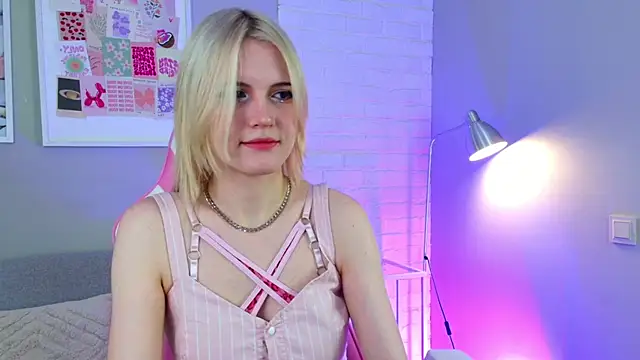 Snapshot of NellieLoyns chatting on March 2025 05:07:02 PM NellieLoyns online show from March 2025 05:07:02 PM