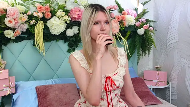 NellieLoyns online show from December 2025 06:49:02 PM