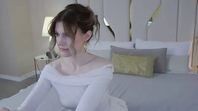 Snapshot of NellieLoyns chatting on June 2026 05:16:02 PM NellieLoyns online show from June 2026 05:16:02 PM