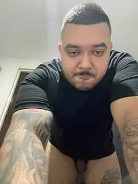 El Titan1998 online show from January 2025 10:08:02 PM