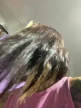 Snapshot of BlueStoneX chatting on October 2025 07:12:01 AM BlueStoneX online show from October 2025 07:12:01 AM