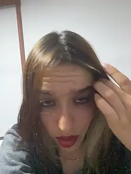 Snapshot of BlueStoneX chatting on November 2025 06:46:02 AM BlueStoneX online show from November 2025 06:46:02 AM