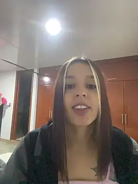 Snapshot of BlueStoneX chatting on November 2025 07:11:02 AM BlueStoneX online show from November 2025 07:11:02 AM