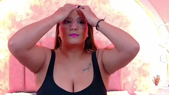 MiaLaurents online show from November 2025 05:33:01 AM