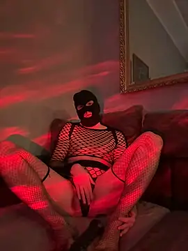 Snapshot of DiamondZar77038 chatting on January 2025 07:15:01 PM DiamondZar77038 online show from January 2025 07:15:01 PM