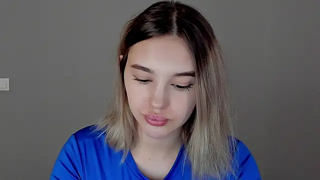 Snapshot of AngelicaKleee chatting on January 2025 03:57:02 AM AngelicaKleee online show from January 2025 03:57:02 AM