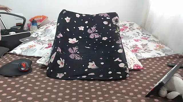 Snapshot of Girlhornyx chatting on December 2025 07:29:02 PM Girlhornyx online show from December 2025 07:29:02 PM