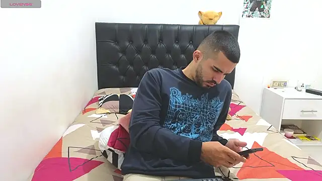 Massimoo 07 online show from February 2026 03:43:01 PM