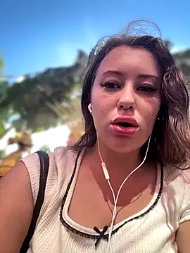 Snapshot of AndreaMood chatting on December 2025 02:50:02 AM AndreaMood online show from December 2025 02:50:02 AM