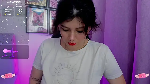 Snapshot of Carolina_Burninng chatting on September 2025 08:45:01 PM Carolina Burninng online show from September 2025 08:45:01 PM