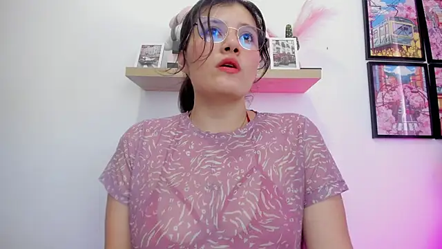 Snapshot of Carolina_Burninng chatting on September 2025 08:58:02 PM Carolina Burninng online show from September 2025 08:58:02 PM