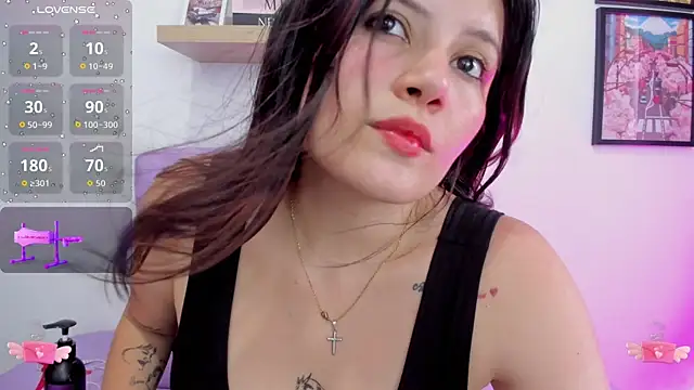 Snapshot of Carolina_Burninng chatting on October 2025 09:00:02 PM Carolina Burninng online show from October 2025 09:00:02 PM