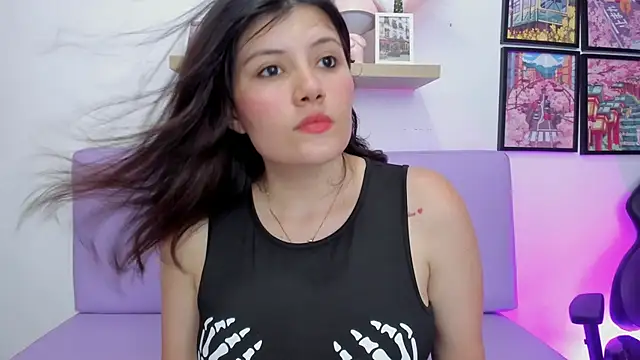 Snapshot of Carolina_Burninng chatting on October 2025 08:28:01 PM Carolina Burninng online show from October 2025 08:28:01 PM