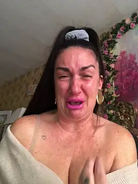 BELLAMORGANE1 online show from November 2025 01:32:01 PM