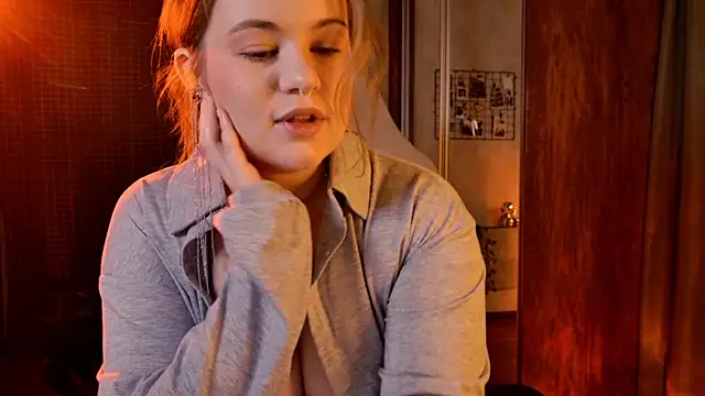 TessPleasure online show from December 2025 10:30:01 AM