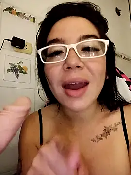 Snapshot of StarSex22 chatting on January 2025 07:43:01 AM StarSex22 online show from January 2025 07:43:01 AM