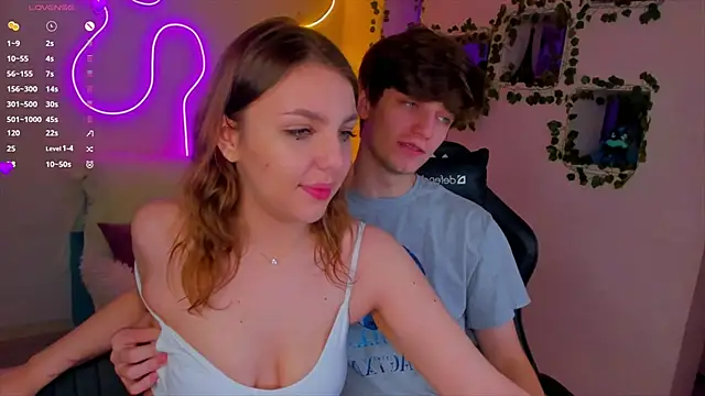 RobertAndLinela online show from December 2024 07:00:02 PM