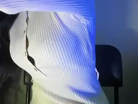 Snapshot of Somiya87 chatting on December 2024 09:40:01 PM Somiya87 online show from December 2024 09:40:01 PM