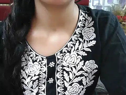 Snapshot of Somiya87 chatting on October 2025 06:31:02 PM Somiya87 online show from October 2025 06:31:02 PM