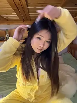 Snapshot of Happyou2 chatting on February 2025 01:05:01 PM Happyou2 online show from February 2025 01:05:01 PM