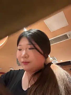 Snapshot of Happyou2 chatting on February 2025 10:07:02 AM Happyou2 online show from February 2025 10:07:02 AM