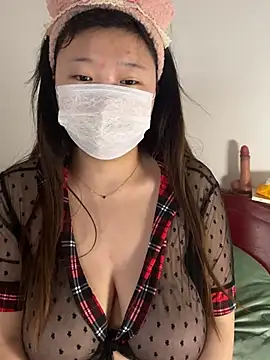 Snapshot of Happyou2 chatting on March 2025 11:33:01 PM Happyou2 online show from March 2025 11:33:01 PM