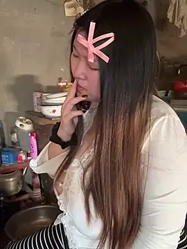 Snapshot of Happyou2 chatting on March 2025 04:10:01 AM Happyou2 online show from March 2025 04:10:01 AM