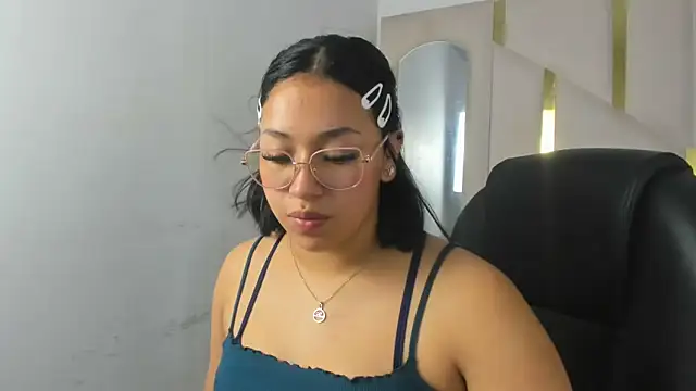 IsabellRodriguez18 online show from December 2025 04:53:02 AM