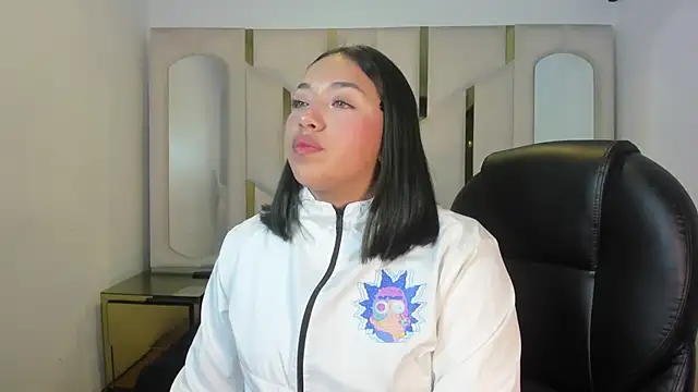 IsabellRodriguez18 online show from June 2026 03:42:01 AM