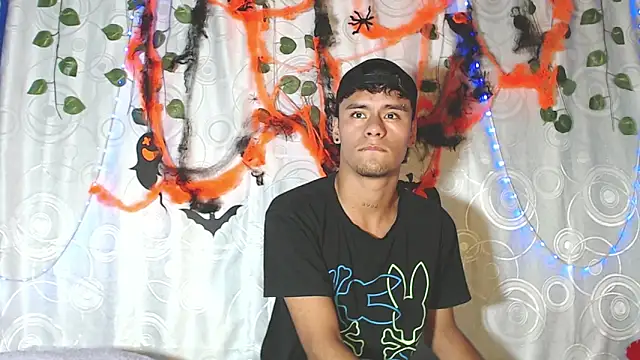 Snapshot of Andres_7676 chatting on October 2025 09:47:01 PM Andres 7676 online show from October 2025 09:47:01 PM