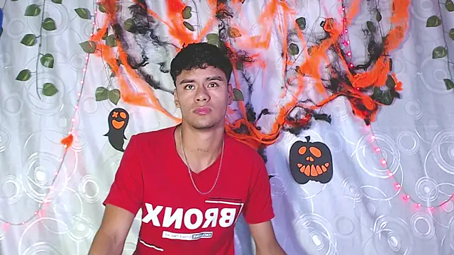 Snapshot of Andres_7676 chatting on October 2025 04:46:01 PM Andres 7676 online show from October 2025 04:46:01 PM