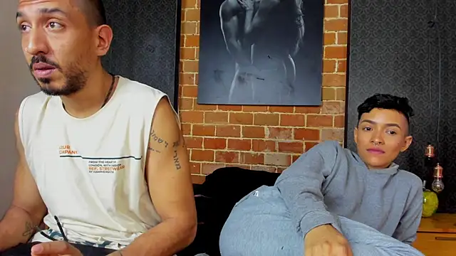 Snapshot of AntonAndSofii chatting on January 2025 05:23:02 AM AntonAndSofii online show from January 2025 05:23:02 AM