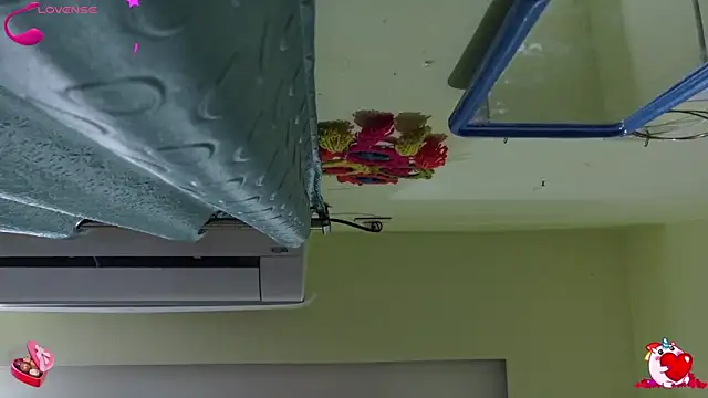 Snapshot of sexyhoney27 chatting on November 2025 02:18:01 PM sexyhoney27 online show from November 2025 02:18:01 PM