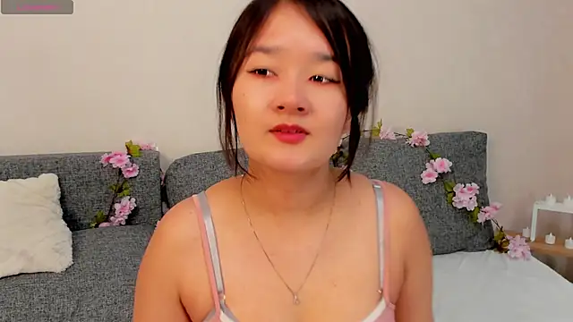 Maekko online show from December 2025 05:30:01 PM